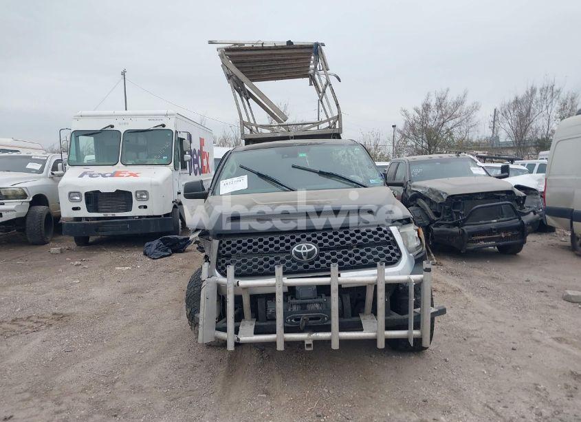 Photo 12 of 2020 Toyota Tundra SR5 (VIN 5TFDY5F16LX942170)