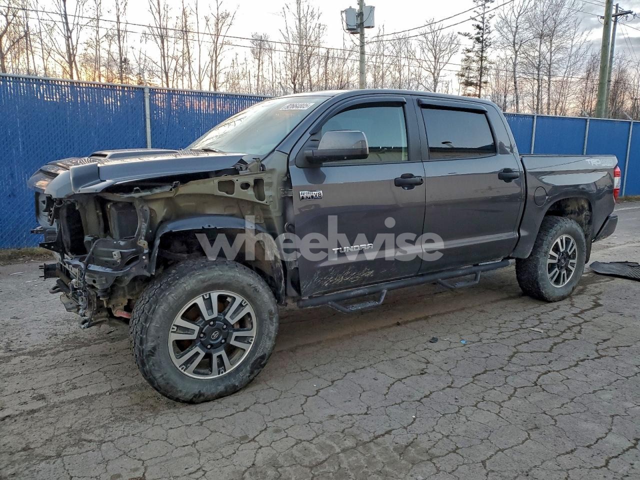 2018 TOYOTA TUNDRA CREWMAX SR5 (VIN 5TFDY5F17JX727958) main photo
