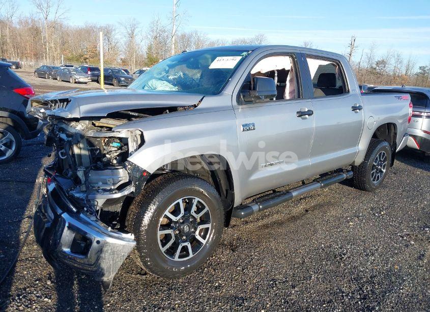 Photo 2 of 2019 Toyota Tundra SR5 5.7L V8 (VIN 5TFDY5F17KX825602)