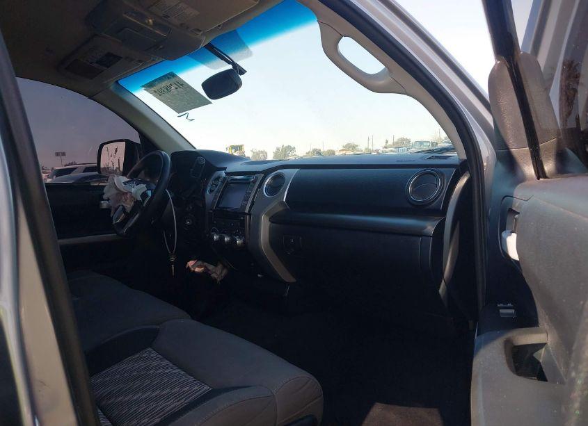 Photo 5 of 2019 Toyota Tundra SR5 5.7L V8 (VIN 5TFDY5F17KX828452)