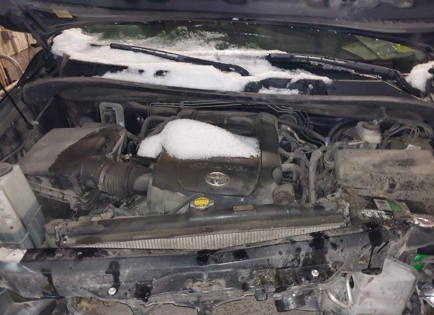 Photo 10 of 2011 Toyota Tundra GRADE 5.7L V8 (VIN 5TFDY5F18BX200397)