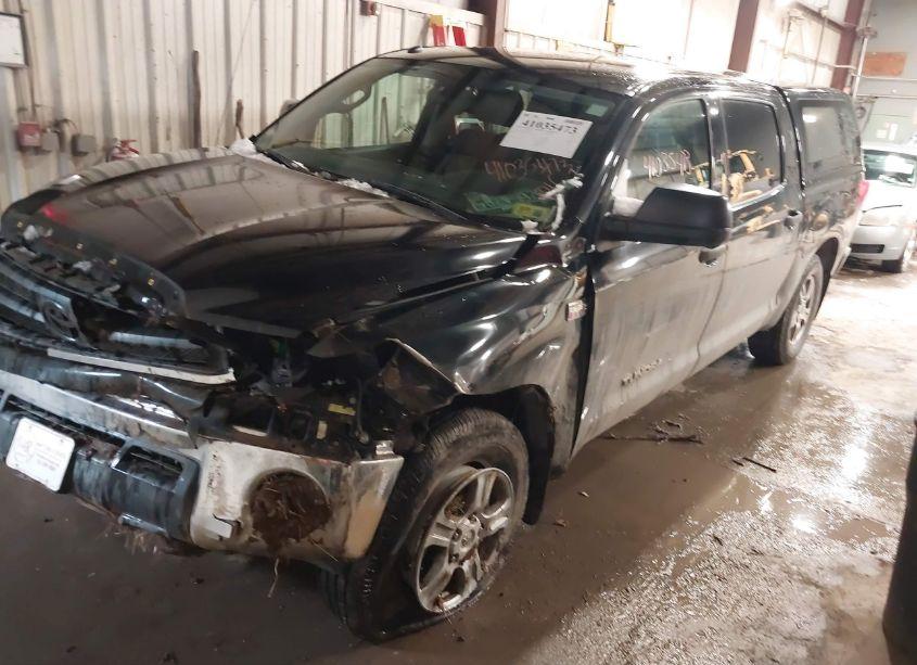 Photo 2 of 2011 Toyota Tundra GRADE 5.7L V8 (VIN 5TFDY5F18BX200397)