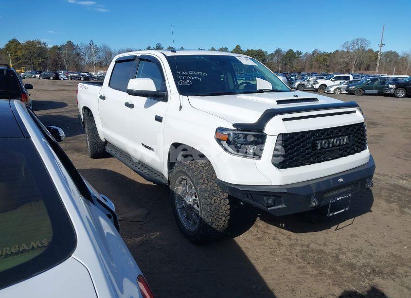 2019 Toyota Tundra TRD PRO 5.7L V8 (VIN 5TFDY5F18KX866854) main photo