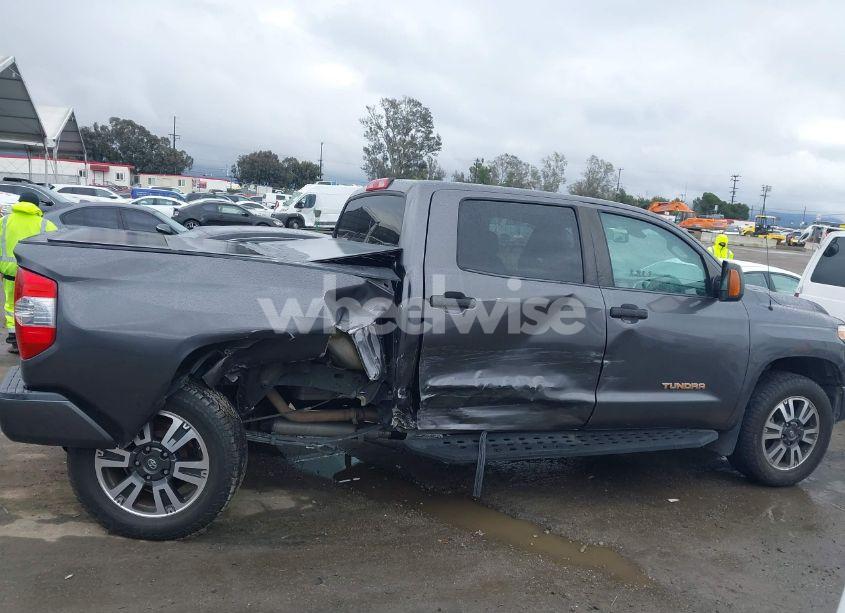 Photo 13 of 2018 Toyota Tundra SR5 5.7L V8 (VIN 5TFDY5F19JX744986)