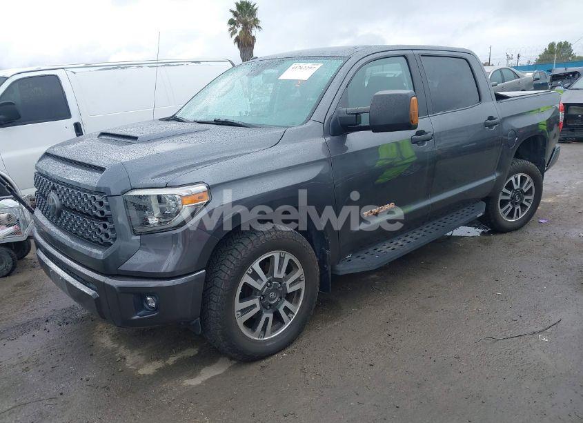 Photo 2 of 2018 Toyota Tundra SR5 5.7L V8 (VIN 5TFDY5F19JX744986)