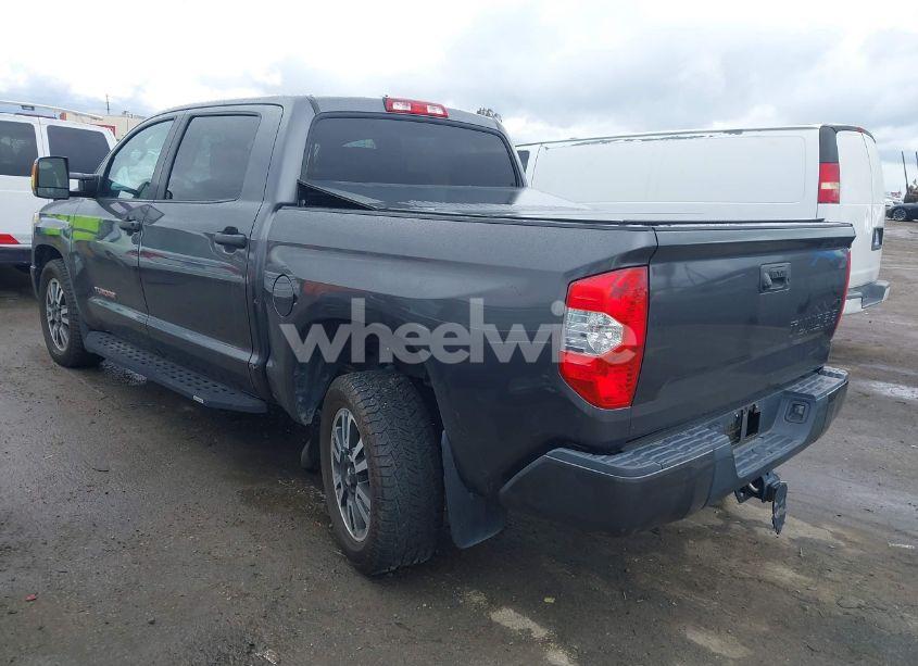 Photo 3 of 2018 Toyota Tundra SR5 5.7L V8 (VIN 5TFDY5F19JX744986)