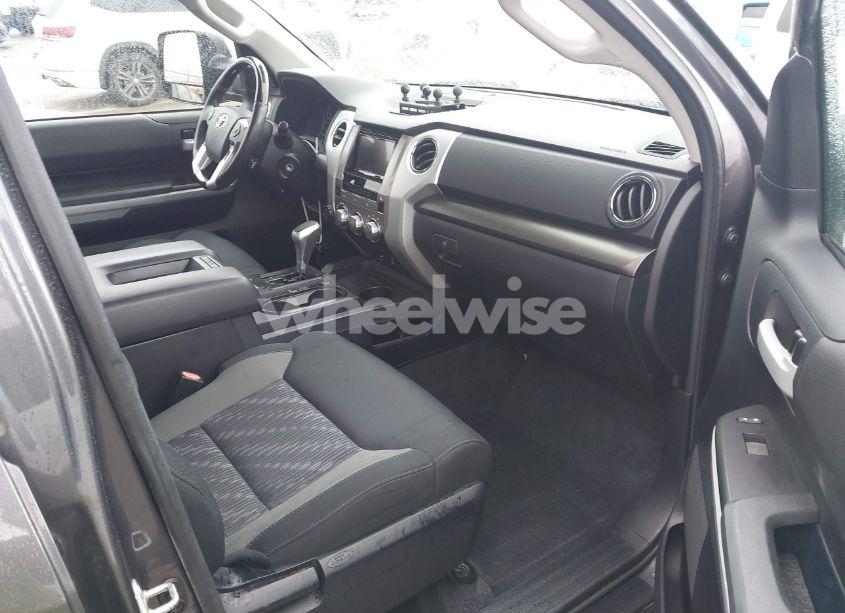 Photo 5 of 2018 Toyota Tundra SR5 5.7L V8 (VIN 5TFDY5F19JX744986)