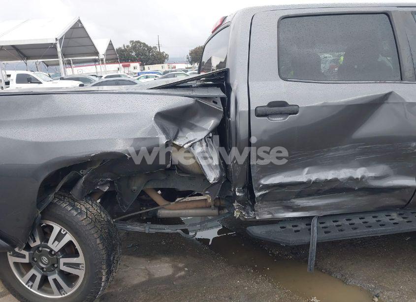 Photo 6 of 2018 Toyota Tundra SR5 5.7L V8 (VIN 5TFDY5F19JX744986)