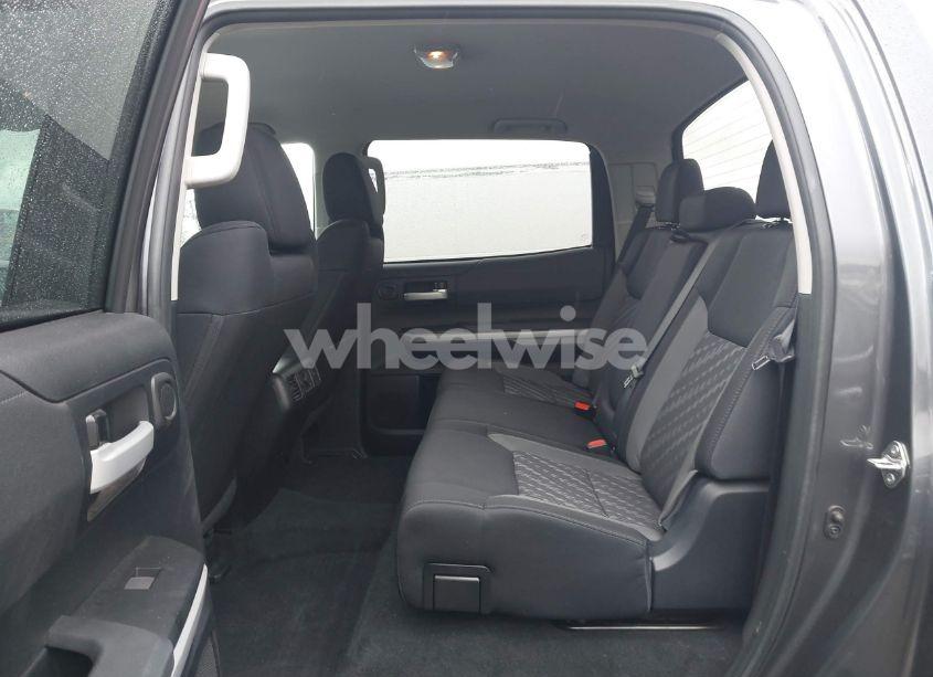 Photo 8 of 2018 Toyota Tundra SR5 5.7L V8 (VIN 5TFDY5F19JX744986)