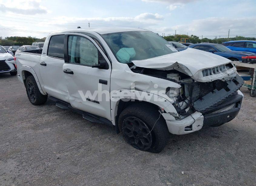 2020 Toyota Tundra SR5 (VIN 5TFDY5F19LX913388) main photo