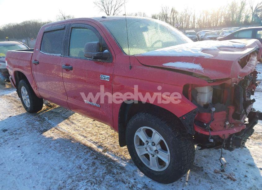 2016 Toyota Tundra CREWMAX SR5/TRD PRO (VIN 5TFDY5F1XGX533157) main photo