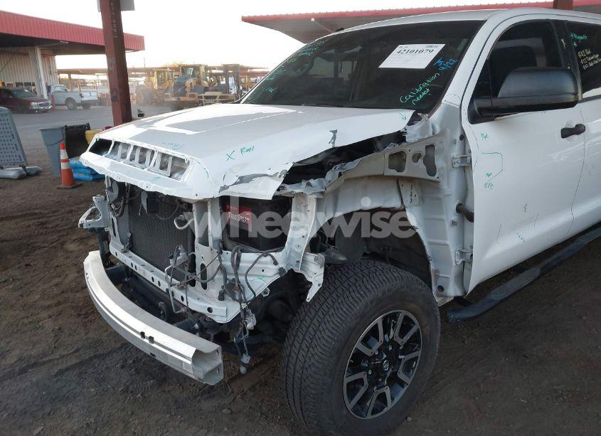 Photo 6 of 2018 Toyota Tundra SR5 5.7L V8 (VIN 5TFDY5F1XJX710426)