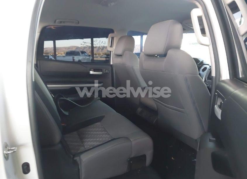 Photo 8 of 2018 Toyota Tundra SR5 5.7L V8 (VIN 5TFDY5F1XJX710426)