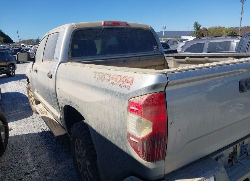 Photo 13 of 2018 Toyota Tundra SR5 5.7L V8 (VIN 5TFDY5F1XJX724505)