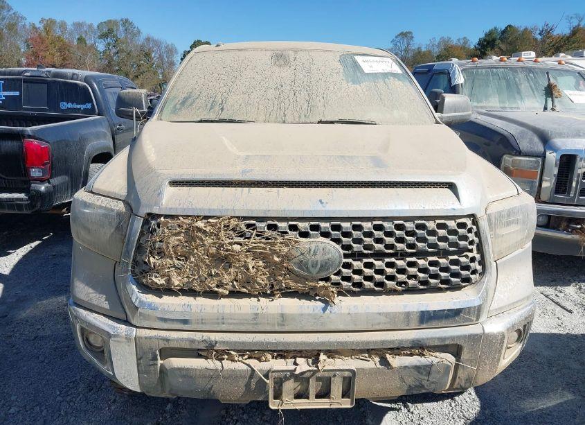 Photo 6 of 2018 Toyota Tundra SR5 5.7L V8 (VIN 5TFDY5F1XJX724505)