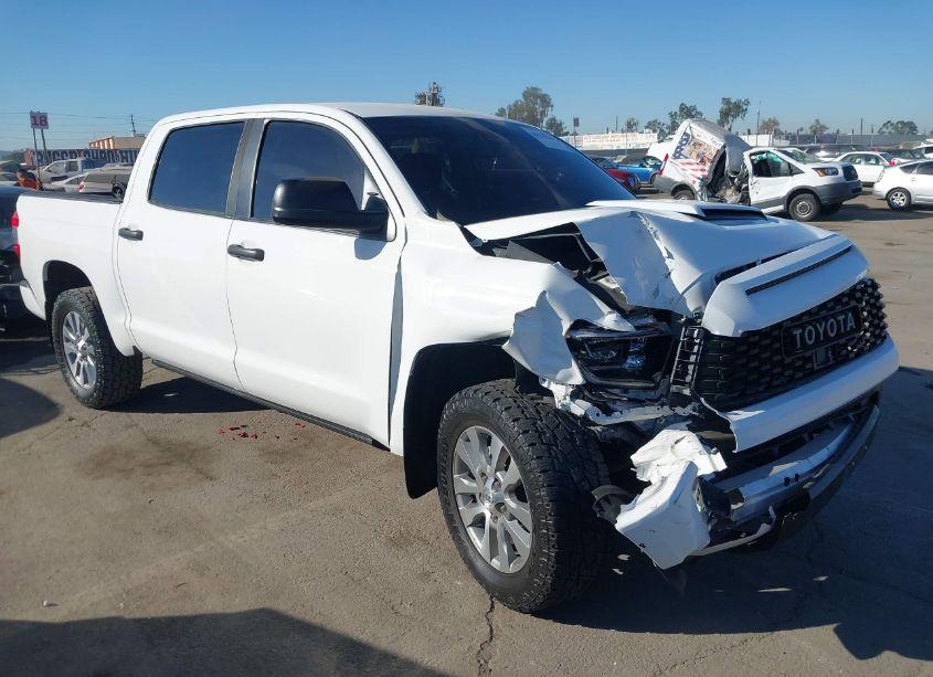 2020 Toyota Tundra SR5 (VIN 5TFDY5F1XLX931446) main photo