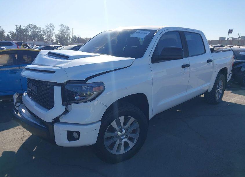 Photo 2 of 2020 Toyota Tundra SR5 (VIN 5TFDY5F1XLX931446)