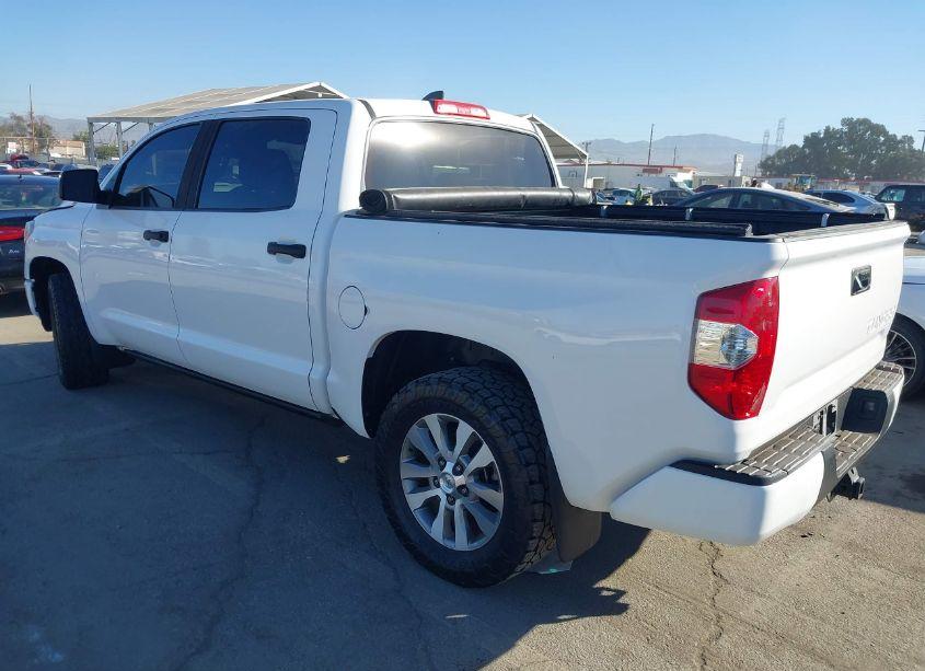 Photo 3 of 2020 Toyota Tundra SR5 (VIN 5TFDY5F1XLX931446)