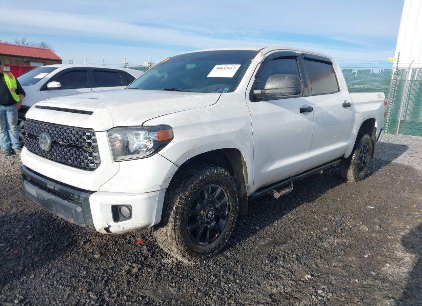 Photo 2 of 2021 Toyota Tundra SR5 (VIN 5TFDY5F1XMX029817)