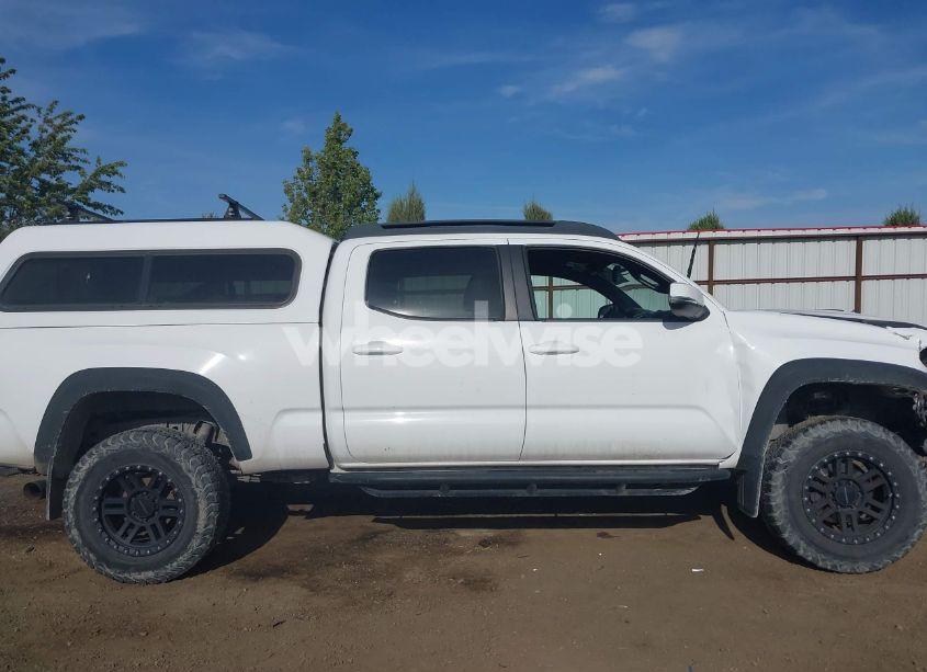 Photo 14 of 2016 Toyota Tacoma SR5 (VIN 5TFDZ5BN0GX002152)