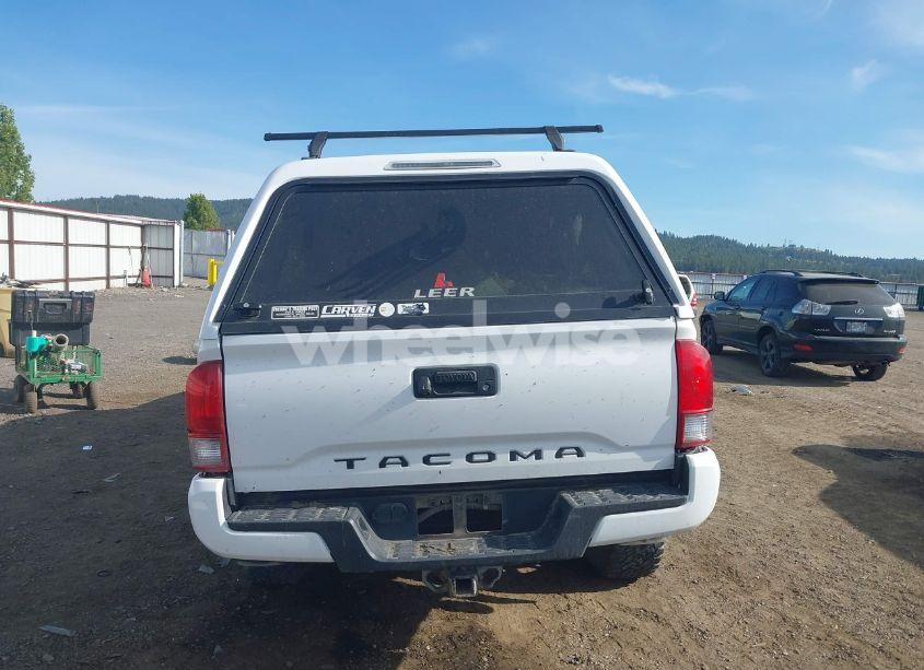 Photo 17 of 2016 Toyota Tacoma SR5 (VIN 5TFDZ5BN0GX002152)