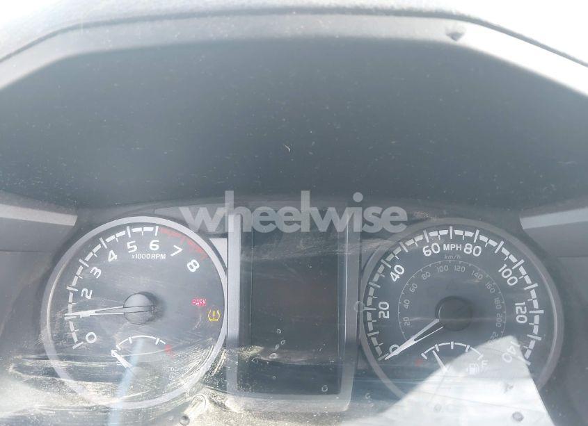 Photo 7 of 2016 Toyota Tacoma SR5 (VIN 5TFDZ5BN0GX002152)