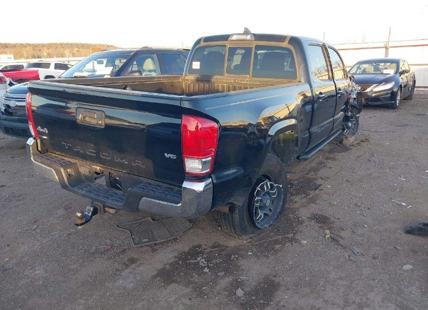 Photo 4 of 2016 Toyota Tacoma SR5 V6 (VIN 5TFDZ5BN1GX005416)