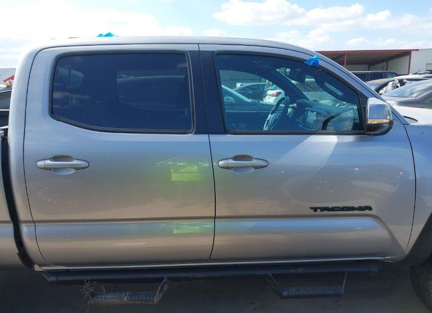 Photo 14 of 2020 Toyota Tacoma TRD OFF-ROAD (VIN 5TFDZ5BN1LX054075)