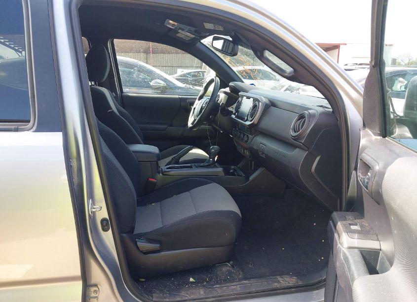 Photo 5 of 2020 Toyota Tacoma TRD OFF-ROAD (VIN 5TFDZ5BN1LX054075)