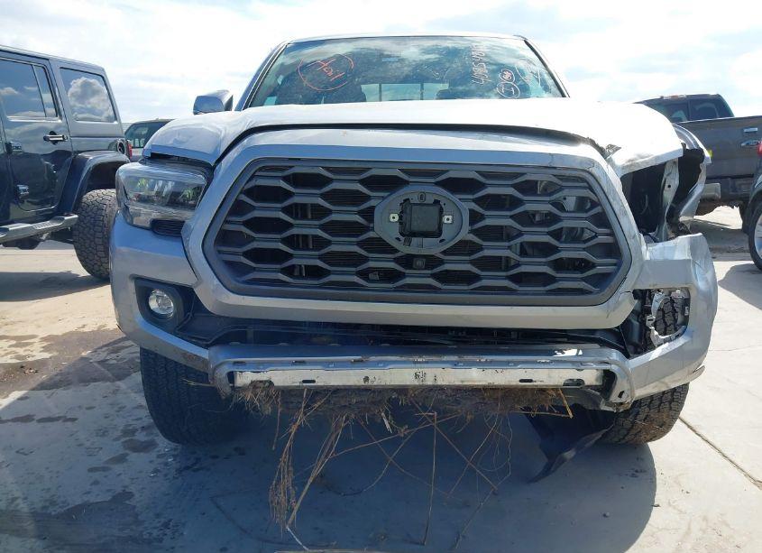 Photo 6 of 2020 Toyota Tacoma TRD OFF-ROAD (VIN 5TFDZ5BN1LX054075)