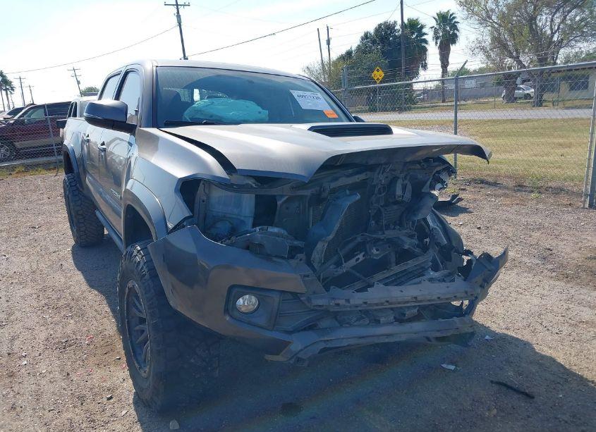 2016 Toyota Tacoma TRD SPORT (VIN 5TFDZ5BN2GX011743) main photo