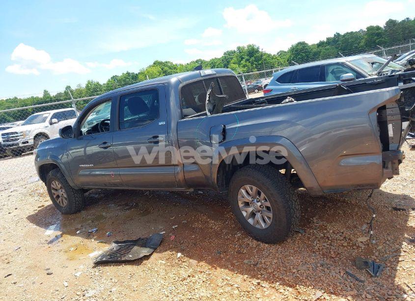 Photo 14 of 2017 Toyota Tacoma SR5 V6 (VIN 5TFDZ5BN2HX014661)