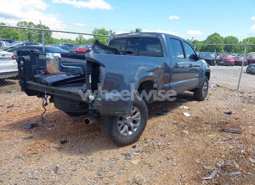 Photo 4 of 2017 Toyota Tacoma SR5 V6 (VIN 5TFDZ5BN2HX014661)