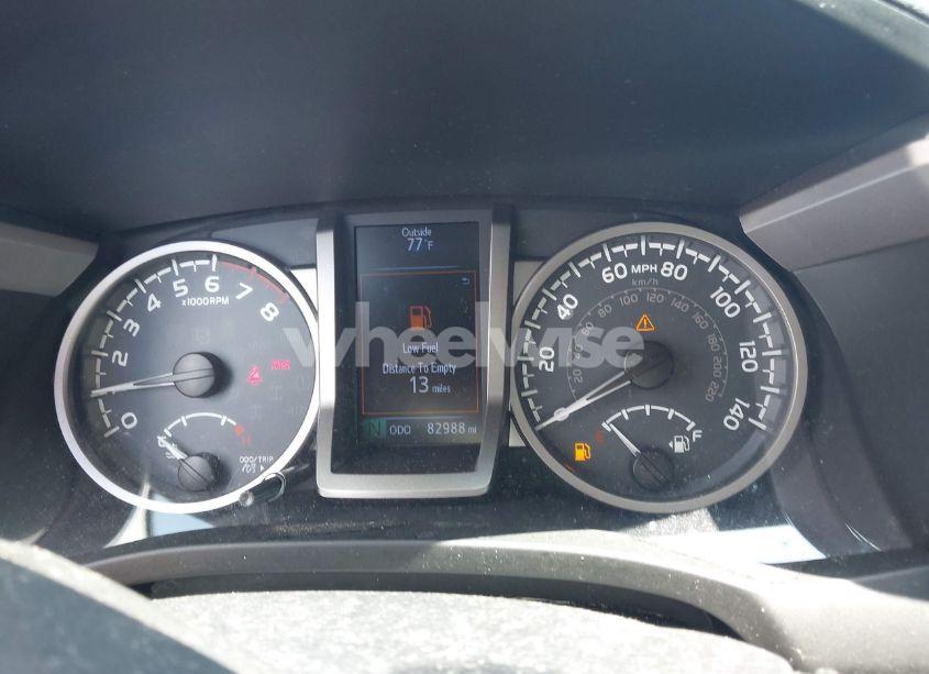 Photo 7 of 2017 Toyota Tacoma SR5 V6 (VIN 5TFDZ5BN2HX014661)