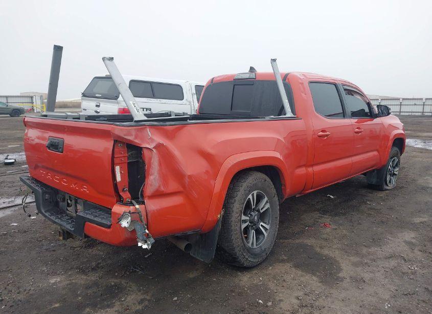 Photo 4 of 2017 Toyota Tacoma TRD OFF ROAD/TRD SPORT (VIN 5TFDZ5BN2HX018788)