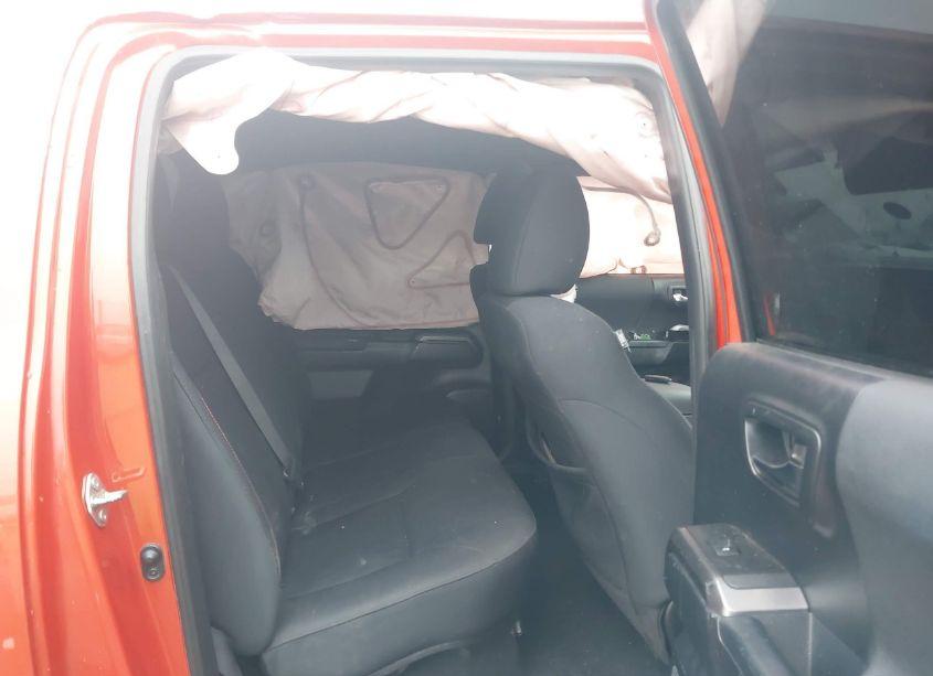 Photo 8 of 2017 Toyota Tacoma TRD OFF ROAD/TRD SPORT (VIN 5TFDZ5BN2HX018788)