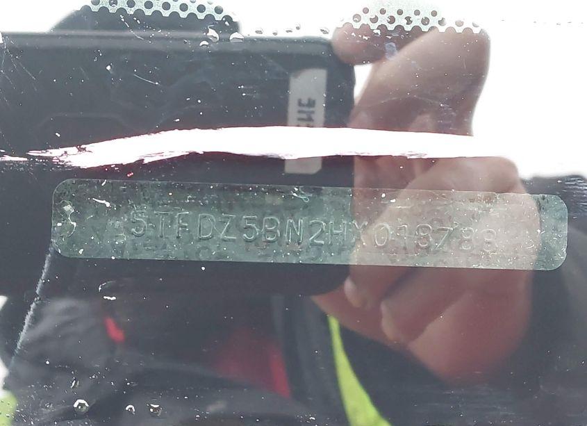 Photo 9 of 2017 Toyota Tacoma TRD OFF ROAD/TRD SPORT (VIN 5TFDZ5BN2HX018788)