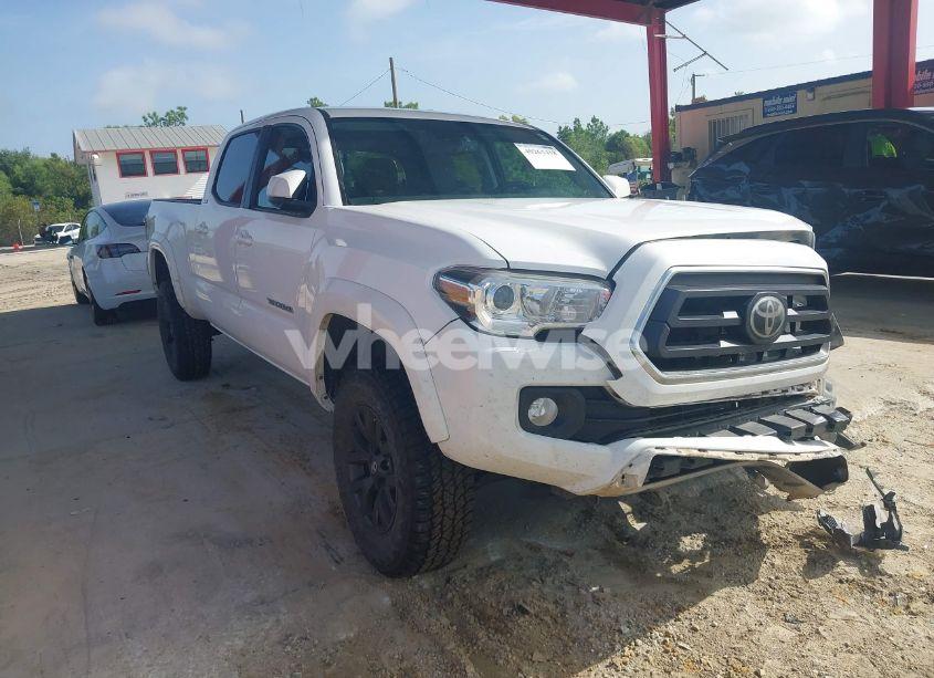 2021 Toyota Tacoma SR5 V6 (VIN 5TFDZ5BN2MX058444) main photo