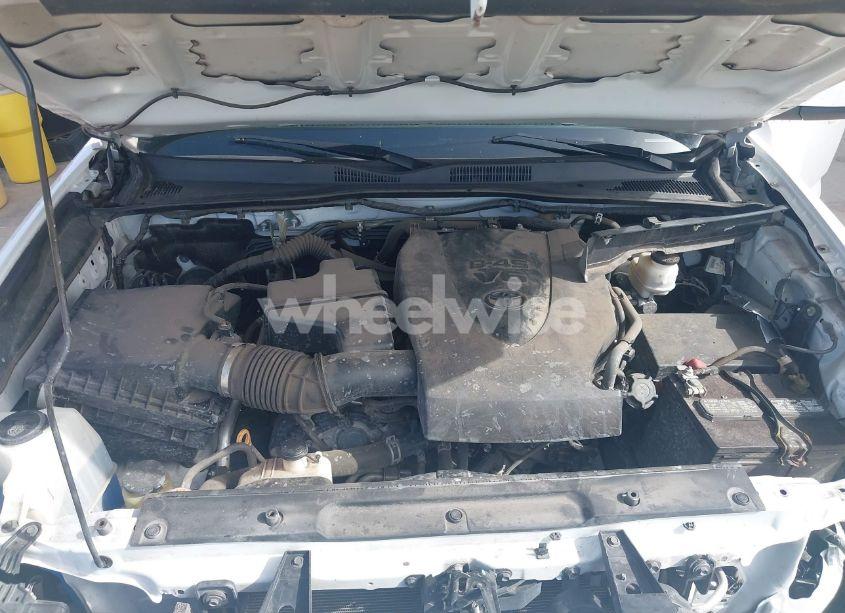 Photo 10 of 2021 Toyota Tacoma SR5 V6 (VIN 5TFDZ5BN2MX058444)