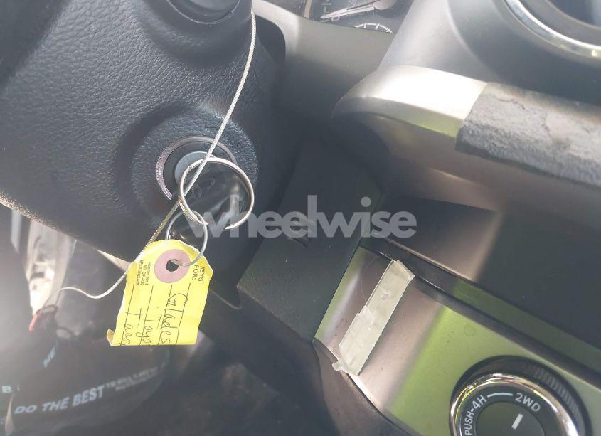 Photo 11 of 2021 Toyota Tacoma SR5 V6 (VIN 5TFDZ5BN2MX058444)