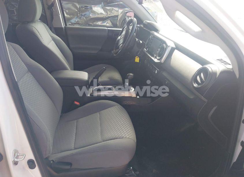 Photo 5 of 2021 Toyota Tacoma SR5 V6 (VIN 5TFDZ5BN2MX058444)