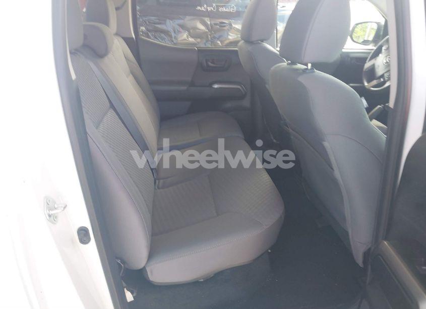 Photo 8 of 2021 Toyota Tacoma SR5 V6 (VIN 5TFDZ5BN2MX058444)