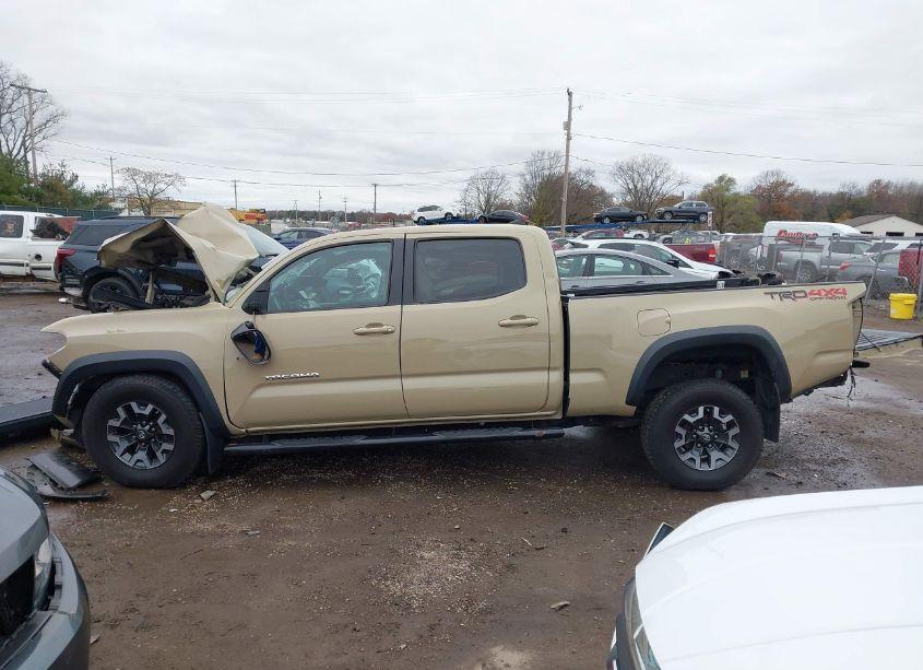 Photo 14 of 2016 Toyota Tacoma TRD OFF ROAD (VIN 5TFDZ5BN3GX002999)