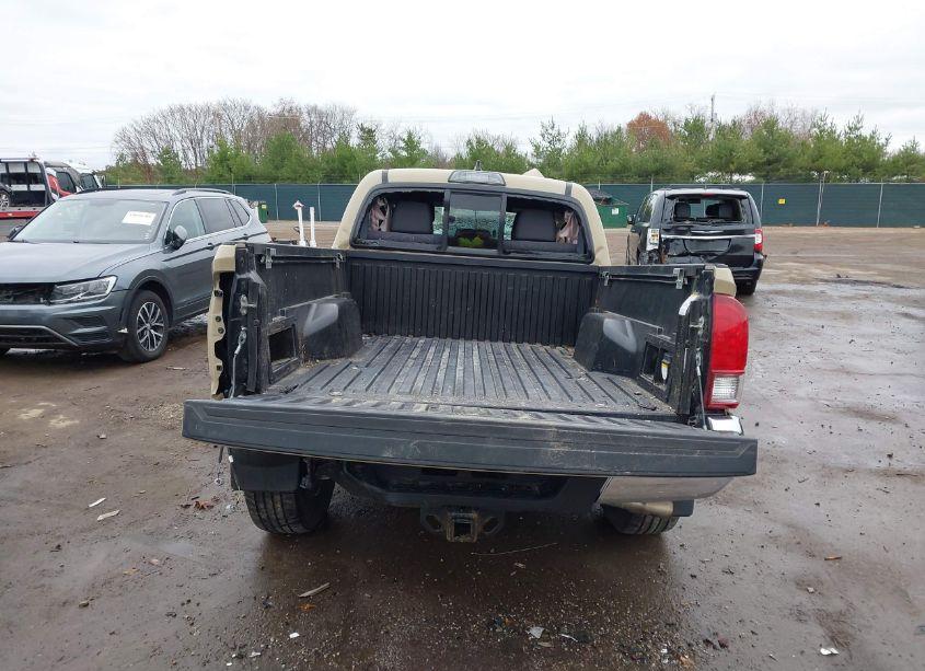 Photo 16 of 2016 Toyota Tacoma TRD OFF ROAD (VIN 5TFDZ5BN3GX002999)
