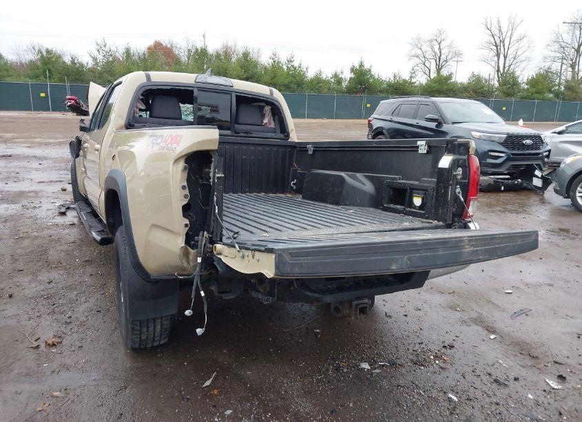 Photo 3 of 2016 Toyota Tacoma TRD OFF ROAD (VIN 5TFDZ5BN3GX002999)