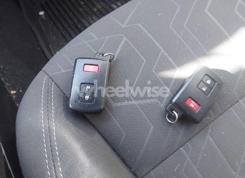 Photo 11 of 2017 Toyota Tacoma TRD SPORT (VIN 5TFDZ5BN4HX016542)