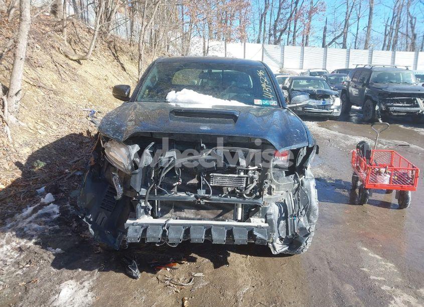 Photo 13 of 2017 Toyota Tacoma TRD SPORT (VIN 5TFDZ5BN4HX016542)