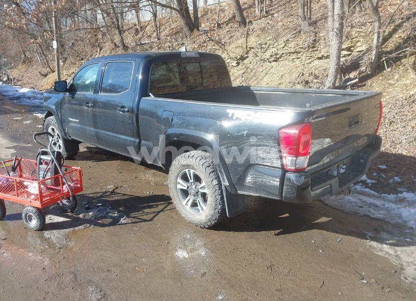 Photo 3 of 2017 Toyota Tacoma TRD SPORT (VIN 5TFDZ5BN4HX016542)