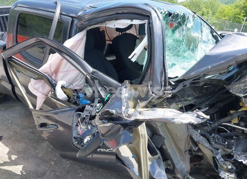 Photo 18 of 2017 Toyota Tacoma TRD SPORT (VIN 5TFDZ5BN4HX023362)