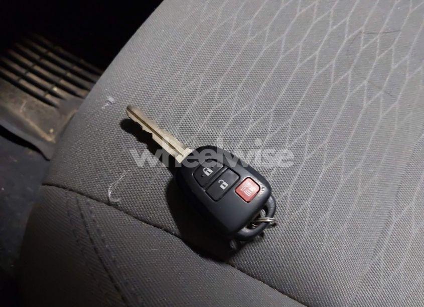 Photo 11 of 2017 Toyota Tacoma SR5 V6 (VIN 5TFDZ5BN8HX018651)